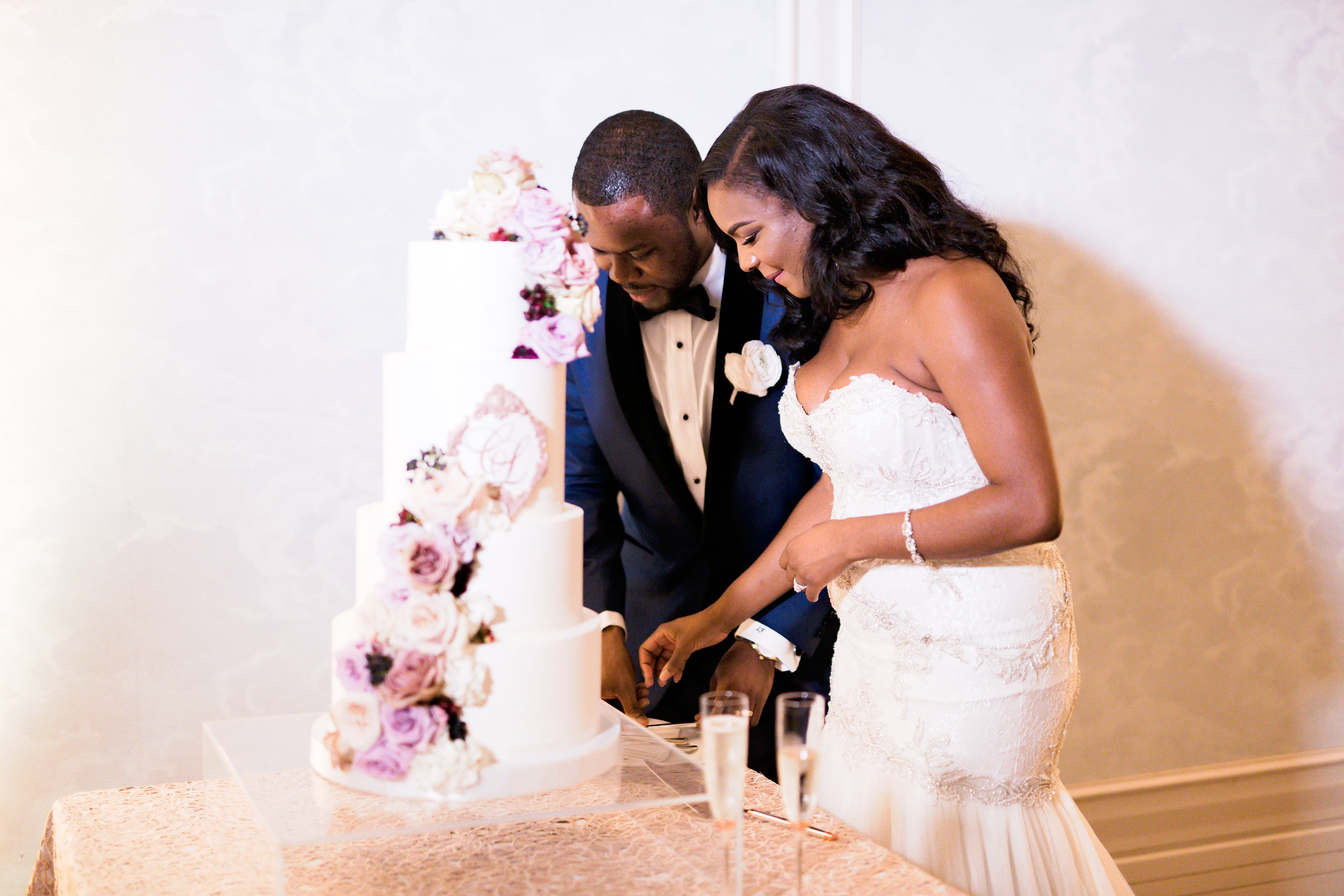 cake cutting, wedding cake design
